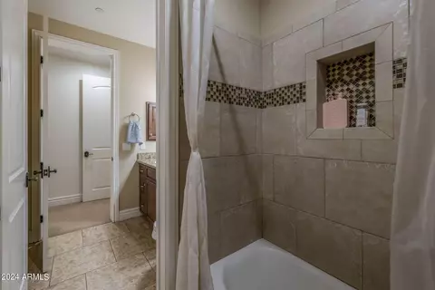 Bath - 7041 E Ingram St, Mesa, AZ 85207 photo 9 of 11