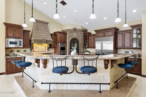Kitchen - 7041 E Ingram St, Mesa, AZ 85207 photo 3 of 12