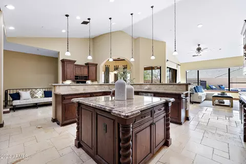 Kitchen - 7041 E Ingram St, Mesa, AZ 85207 photo 11 of 12