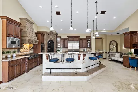 Kitchen - 7041 E Ingram St, Mesa, AZ 85207 photo 4 of 12