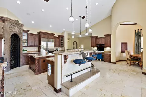 Kitchen - 7041 E Ingram St, Mesa, AZ 85207 photo 8 of 12
