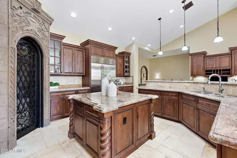 Kitchen - 7041 E Ingram St, Mesa, AZ 85207 photo 5 of 12