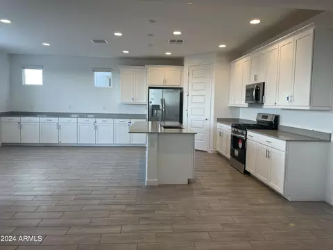 2948 E Hayfield Way, San Tan Valley, AZ 85140