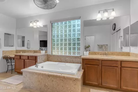 Bath - 3405 E Fandango Dr, Gilbert, AZ 85298 photo 2 of 5