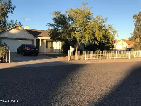 2202 W Runion Dr, Phoenix, AZ 85027