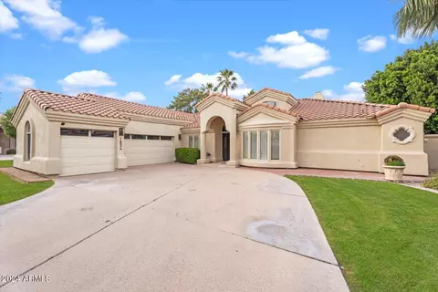1834 E Cypress Tree Dr, Gilbert, AZ 85234 photo 3