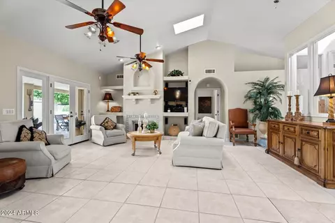 1834 E Cypress Tree Dr, Gilbert, AZ 85234 photo 4