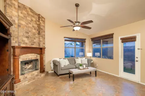4704 E Weaver Rd, Phoenix, AZ 85050 photo 7
