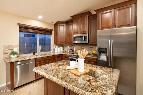 4704 E Weaver Rd, Phoenix, AZ 85050 photo 5