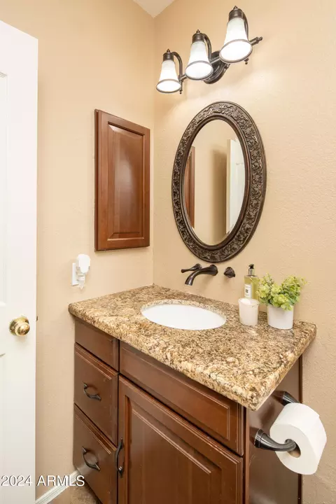 4704 E Weaver Rd, Phoenix, AZ 85050 photo 12