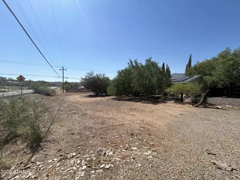 34590 S Albins St #18, Black Canyon City, AZ 85324
