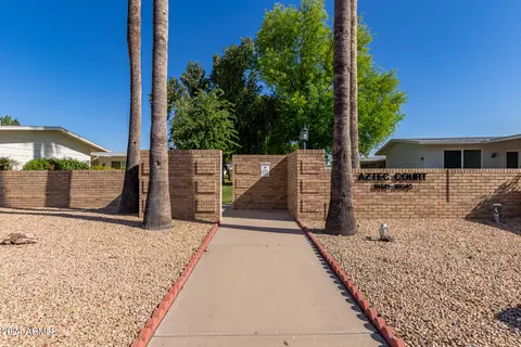 10515 W Palmeras Dr, Sun City, AZ 85373