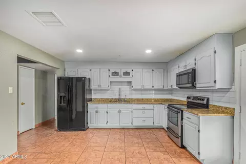 6842 W Berkeley Rd, Phoenix, AZ 85035 photo 11