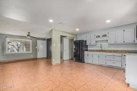 6842 W Berkeley Rd, Phoenix, AZ 85035 photo 10