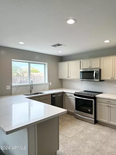 871 S 242nd Dr, Buckeye, AZ 85326