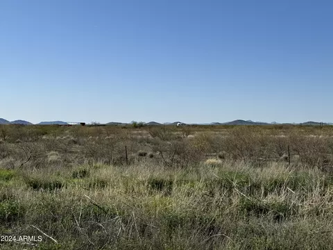 NNN N Centennial Circle Lot 4 Circle #1, Aguila, AZ 85320