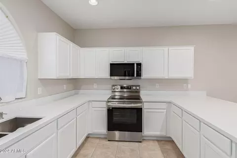 4069 E Appleby Dr, Gilbert, AZ 85298 photo 2