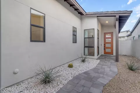 Exterior - 959 E Paseo Way, Phoenix, AZ 85042 photo 7 of 25