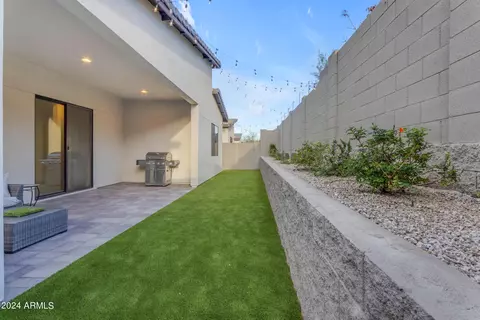 Exterior - 959 E Paseo Way, Phoenix, AZ 85042 photo 9 of 25