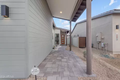 Exterior - 959 E Paseo Way, Phoenix, AZ 85042 photo 6 of 25