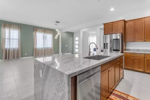 Kitchen - 959 E Paseo Way, Phoenix, AZ 85042 photo 1 of 4