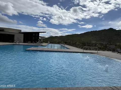 View/Area - 959 E Paseo Way, Phoenix, AZ 85042 photo 2 of 4