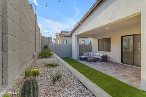 Exterior - 959 E Paseo Way, Phoenix, AZ 85042 photo 12 of 25