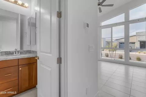 Entry Way - 959 E Paseo Way, Phoenix, AZ 85042 photo 1 of 2