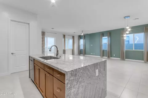 Kitchen - 959 E Paseo Way, Phoenix, AZ 85042 photo 4 of 4