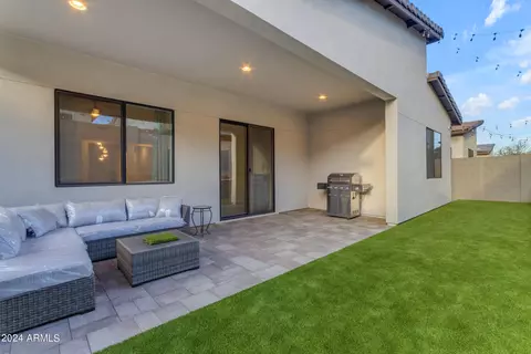 Exterior - 959 E Paseo Way, Phoenix, AZ 85042 photo 8 of 25