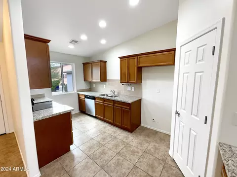 8111 S 5th Ave, Phoenix, AZ 85041 photo 7