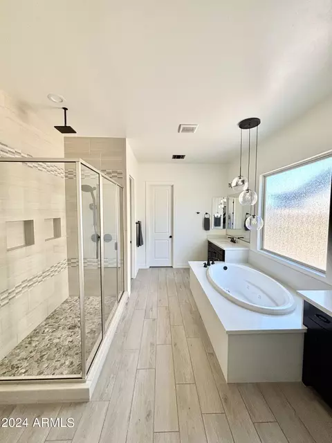 Bath - 1990 E Bellflower Ct, Gilbert, AZ 85298 photo 2 of 6