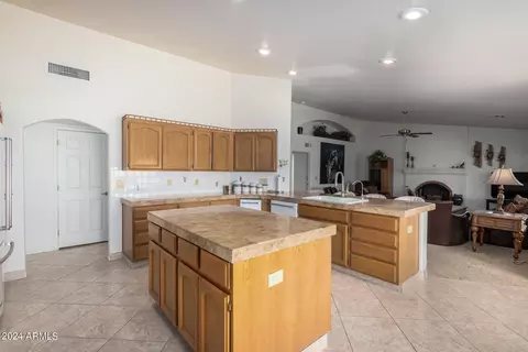 Kitchen - 8351 E Monte Ave, Mesa, AZ 85209 photo 3 of 4