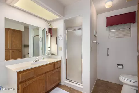 Bath - 8351 E Monte Ave, Mesa, AZ 85209 photo 2 of 3