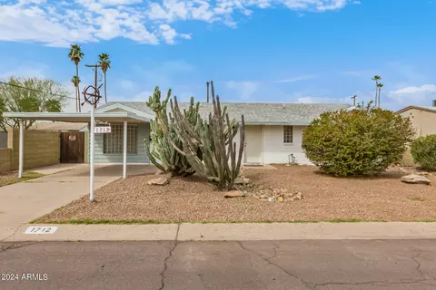 1712 N 46th Pl, Phoenix, AZ 85008