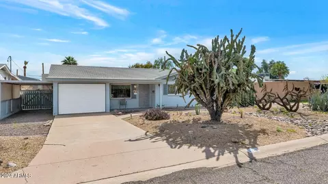 2031 E Mitchell Dr, Phoenix, AZ 85016 photo 9