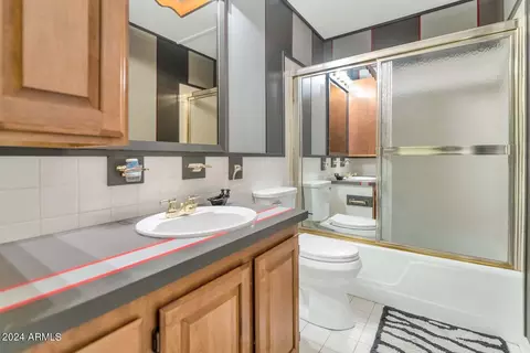 2031 E Mitchell Dr, Phoenix, AZ 85016 photo 8