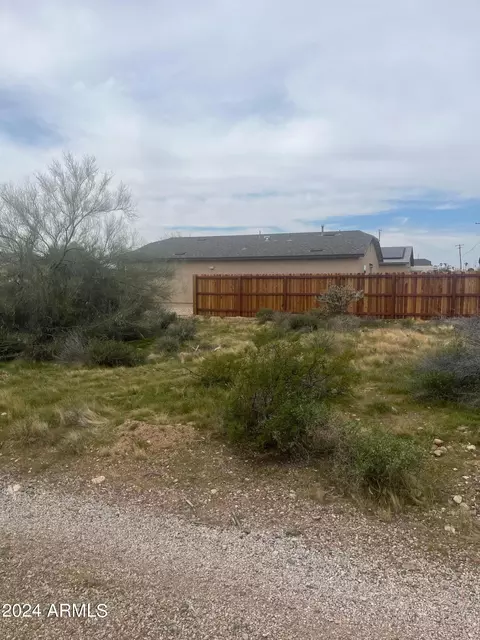 0 Reizen Dr #9, Morristown, AZ 85342