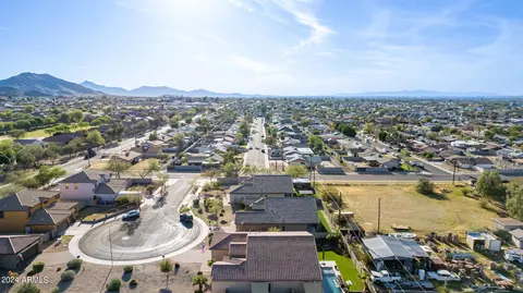 View/Area - 1212 E Desert Dr, Phoenix, AZ 85042 photo 4 of 8