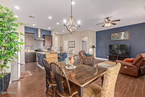 Dining - 1212 E Desert Dr, Phoenix, AZ 85042 photo 3 of 4