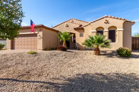 Exterior - 1212 E Desert Dr, Phoenix, AZ 85042 photo 13 of 40