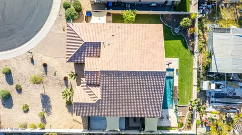 View/Area - 1212 E Desert Dr, Phoenix, AZ 85042 photo 3 of 8