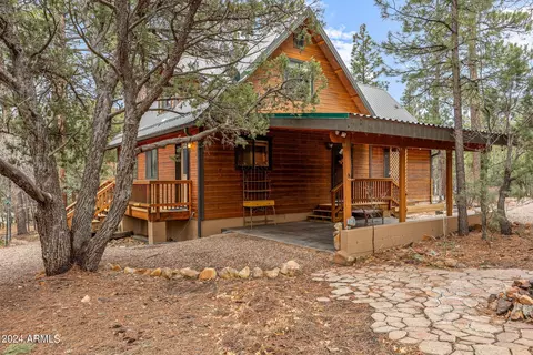 2097 Bests Dr, Overgaard, AZ 85933