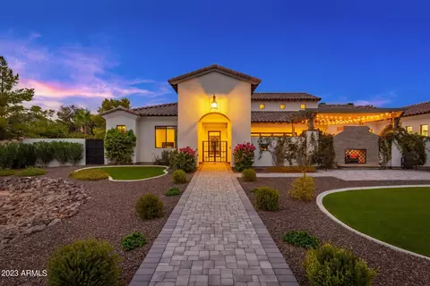5136 W Soft Wind Dr, Glendale, AZ 85310