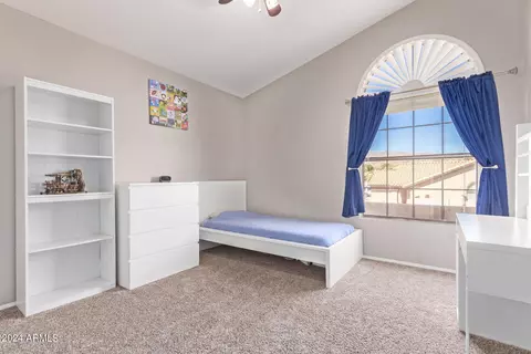 Bedroom - 2637 E Rockledge Rd, Phoenix, AZ 85048 photo 4 of 7
