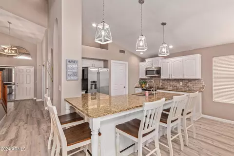 Kitchen - 2637 E Rockledge Rd, Phoenix, AZ 85048 photo 2 of 4