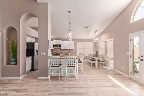 Entry Way - 2637 E Rockledge Rd, Phoenix, AZ 85048 photo 2 of 3
