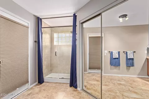 Bath - 2637 E Rockledge Rd, Phoenix, AZ 85048 photo 3 of 5
