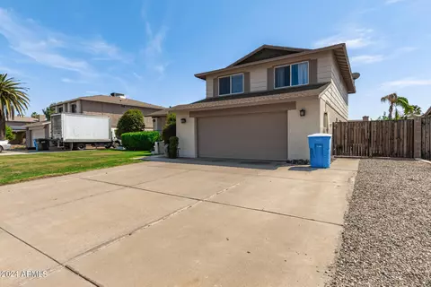 Exterior - 2425 W Crocus Dr, Phoenix, AZ 85023 photo 4 of 14