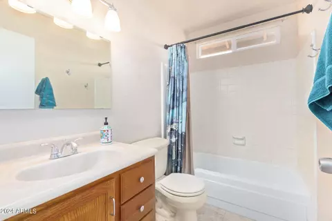 Bath - 2425 W Crocus Dr, Phoenix, AZ 85023 photo 3 of 3